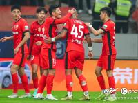 乐鱼官网 -清晨上海海港备战社区盾，强势反弹细节曝光，赛场秩序良好，更衣室氛围转暖(海权与制海权完整答案期末)